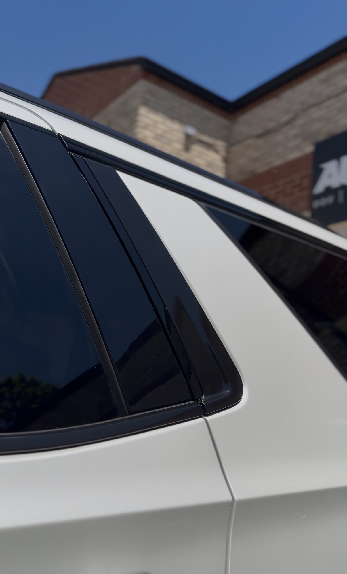 Side window chrome delete blackout finish